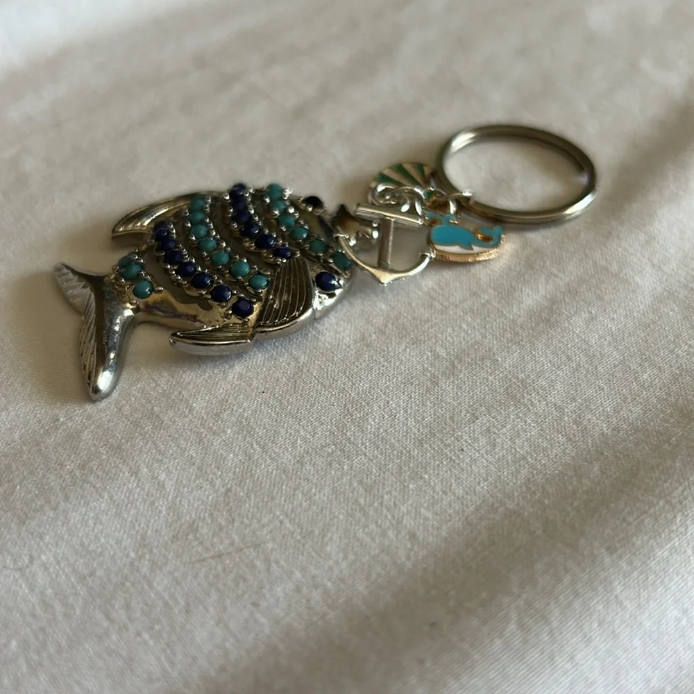 Silver keychain with Fish theme‎ charms